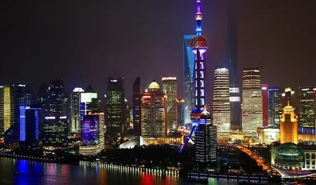 夜上海论坛:本地人私藏的都市生活信息枢纽 🌃